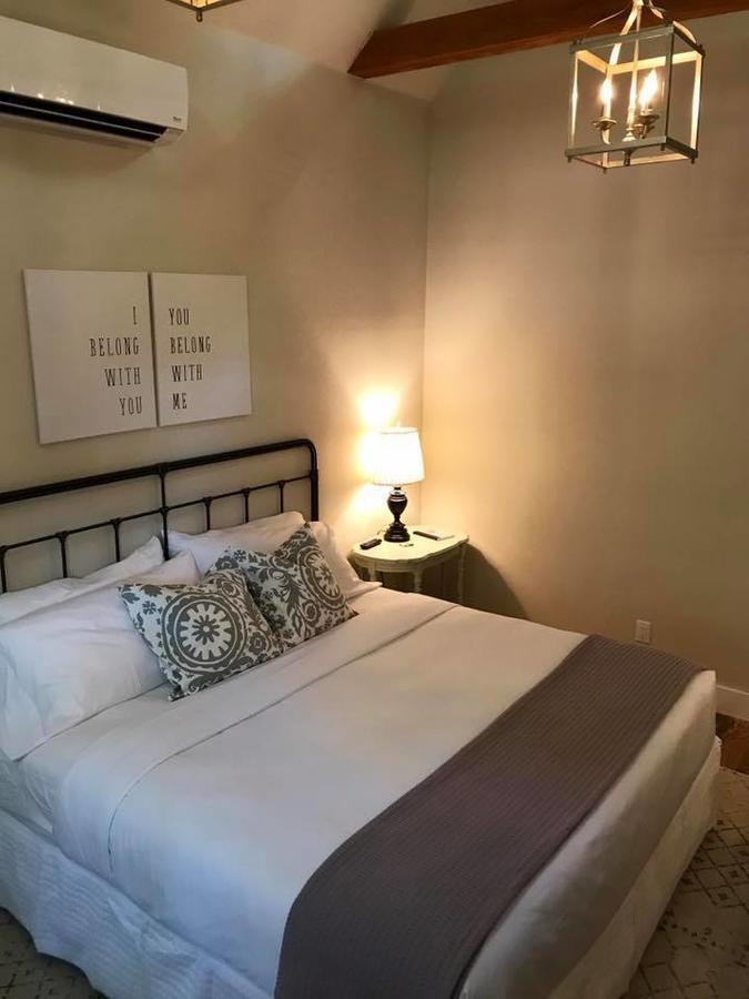 Mustard Seed B&B On The Llano エクステリア 写真
